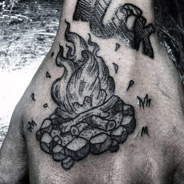 tatuaje fuego hoguera 50