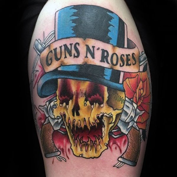 tatuaje guns and roses 66
