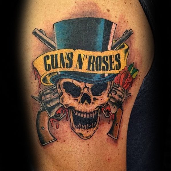tatuaje guns and roses 70