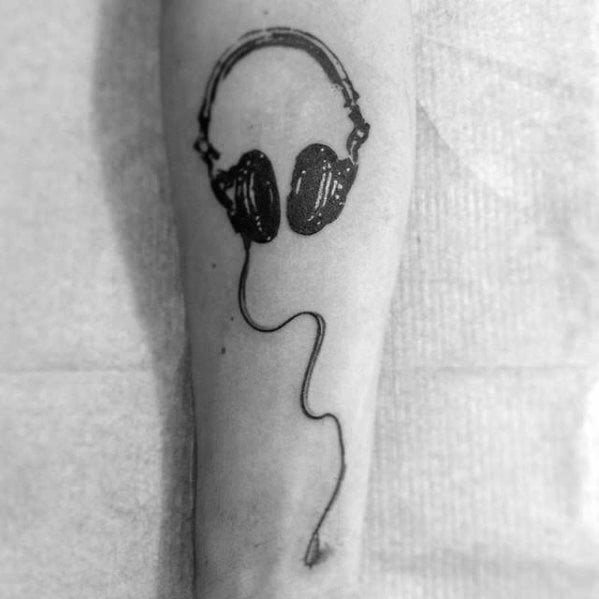44 Tatuajes de audífonos, auriculares o cascos de música