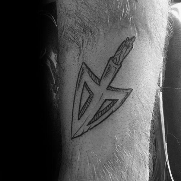 tatuaje flecha 137