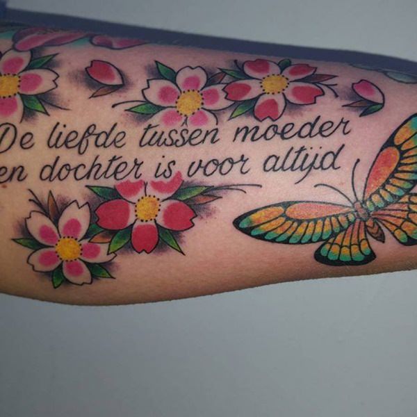 tatuaje flor de cerezo 227