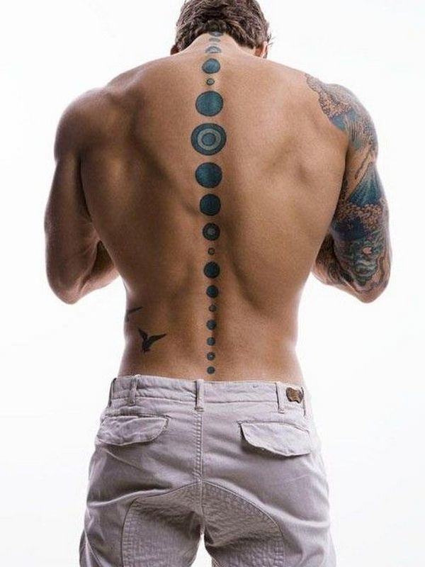tatuaje columna vertebral 126