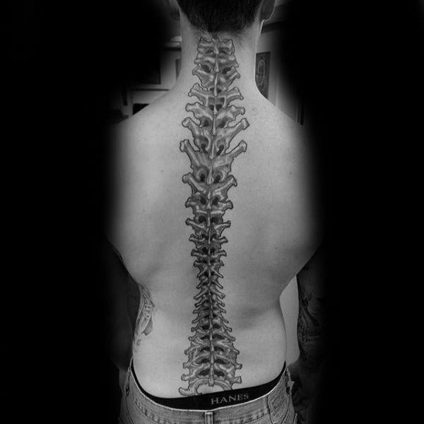 tatuaje columna vertebral 136
