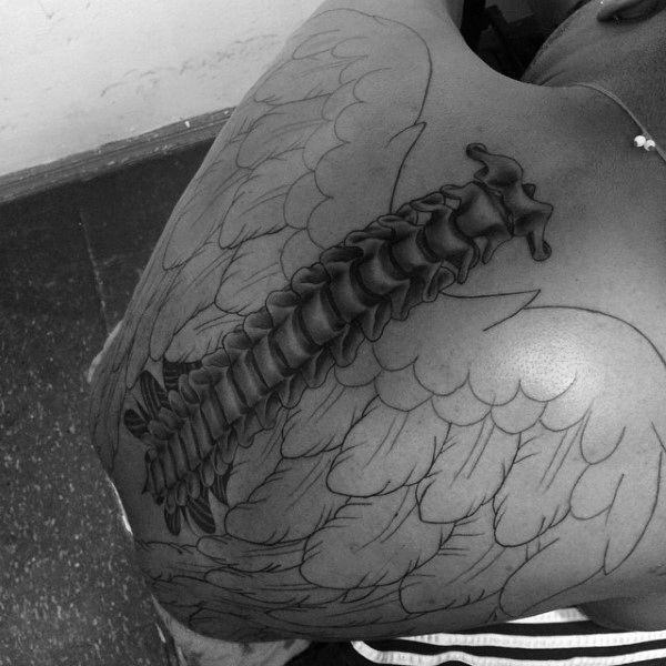 tatuaje columna vertebral 142