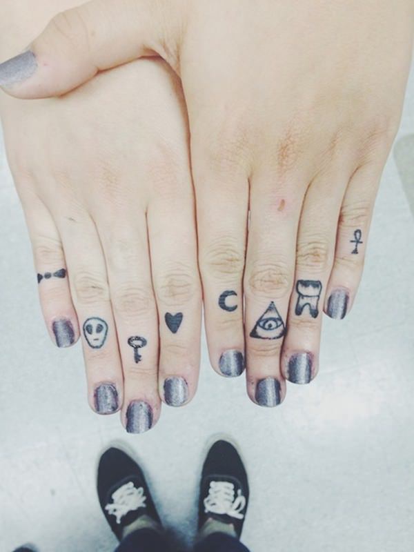 tatuaje dedos 148