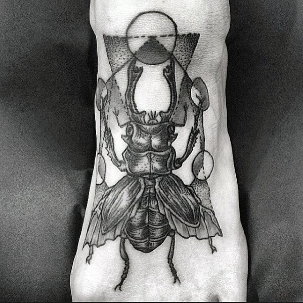 tatuaje escarabajo 28