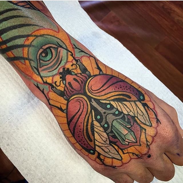 tatuaje escarabajo 38