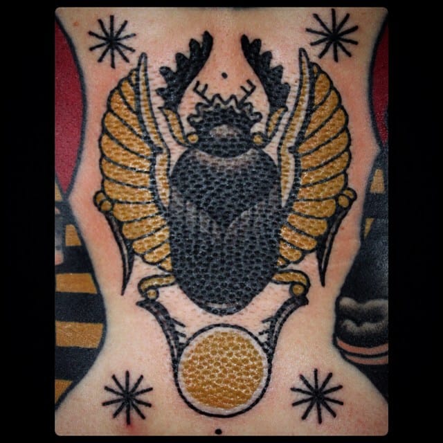 tatuaje escarabajo 42