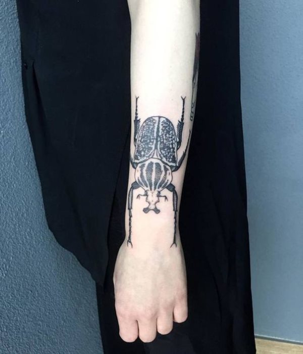 tatuaje escarabajo 86