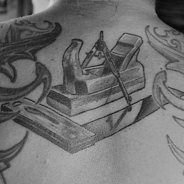 tatuaje carpintero 31