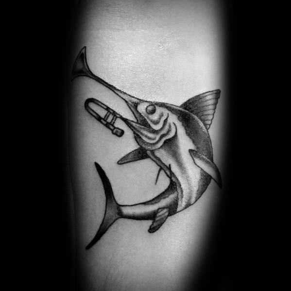 tatuaje pez espada 95