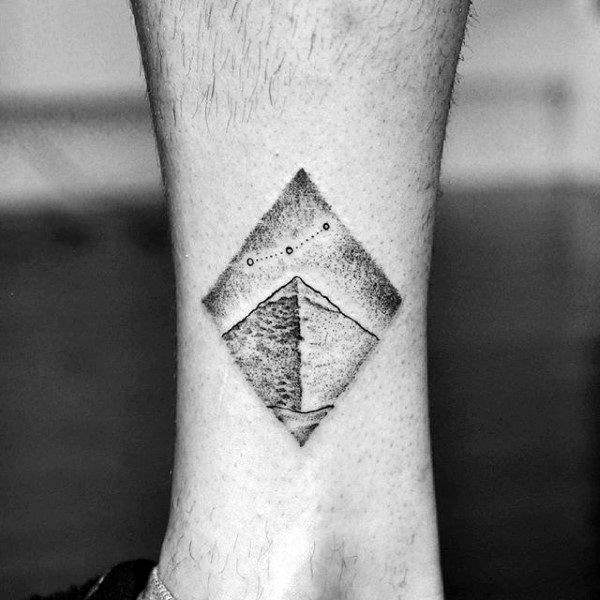 tatuaje piramide egipto 176