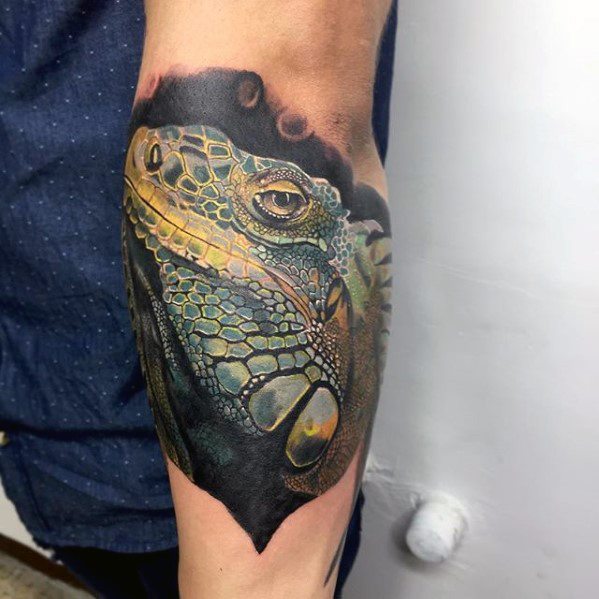 tatuaje iguana 82