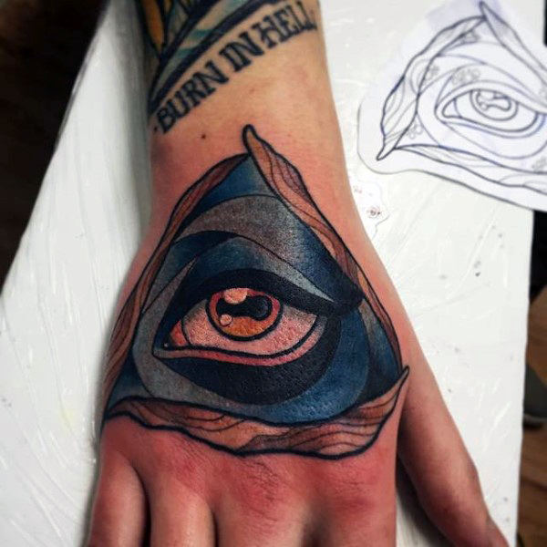 tatuaje simbolo illuminati 04