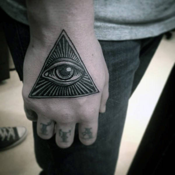 tatuaje simbolo illuminati 103