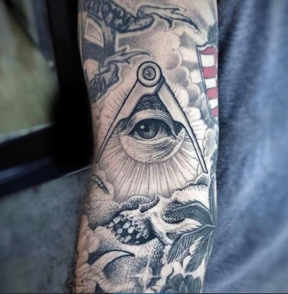 tatuaje simbolo illuminati 22
