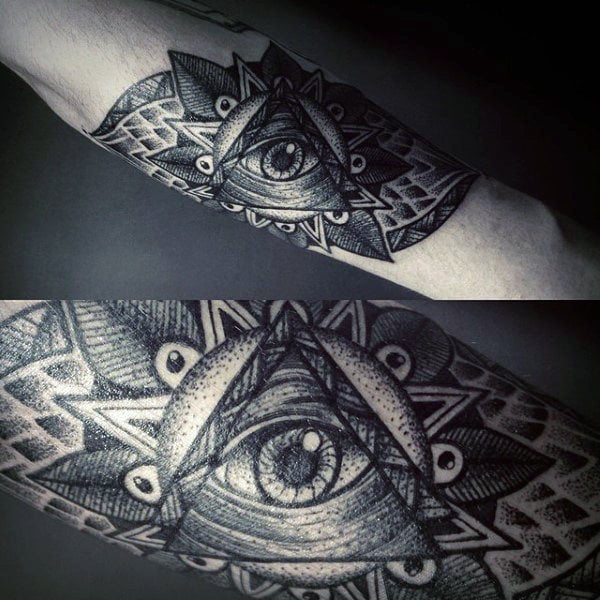 tatuaje simbolo illuminati 241