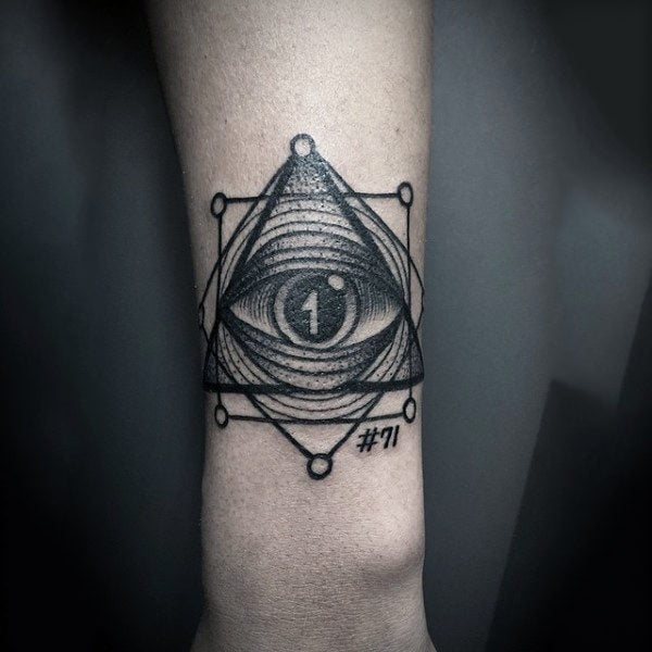 tatuaje simbolo illuminati 43