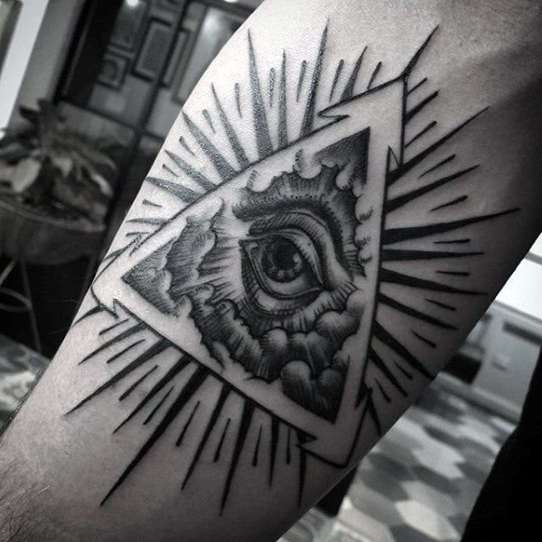 tatuaje simbolo illuminati 46