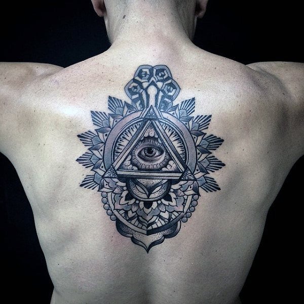 tatuaje simbolo illuminati 61
