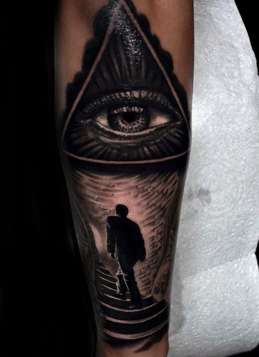 tatuaje simbolo illuminati 94