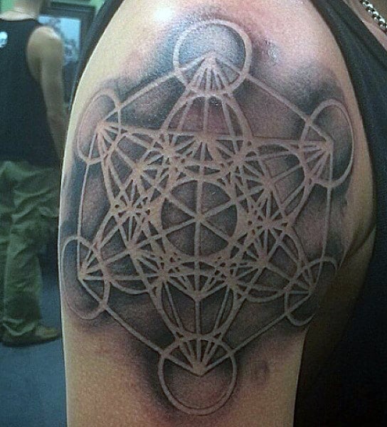 tatuaje geometria sagrada 69