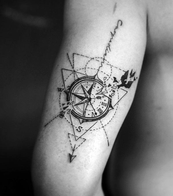 tatuaje brujula geometrica 56