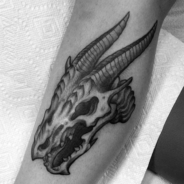 tatuaje calavera dragon 70