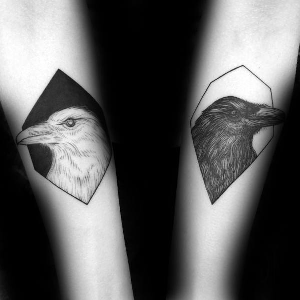 tatuaje cuervos Hugin Munin 06