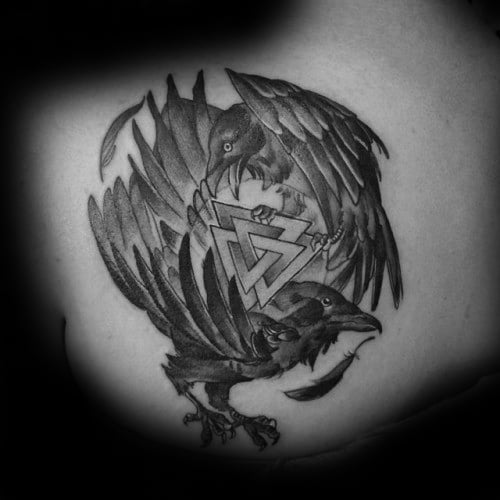 tatuaje cuervos Hugin Munin 40