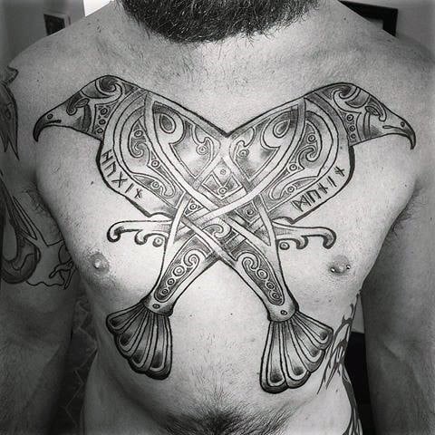 tatuaje cuervos Hugin Munin 52