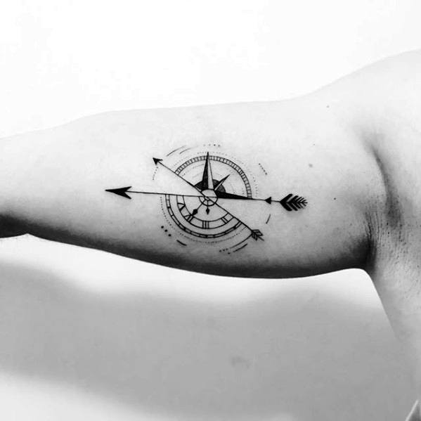 tatuaje flecha geometrica 14