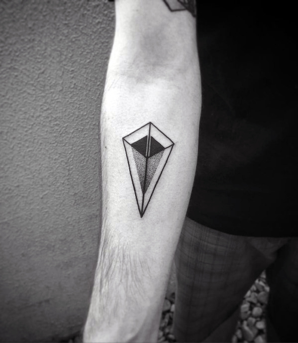 tatuaje flecha geometrica 64