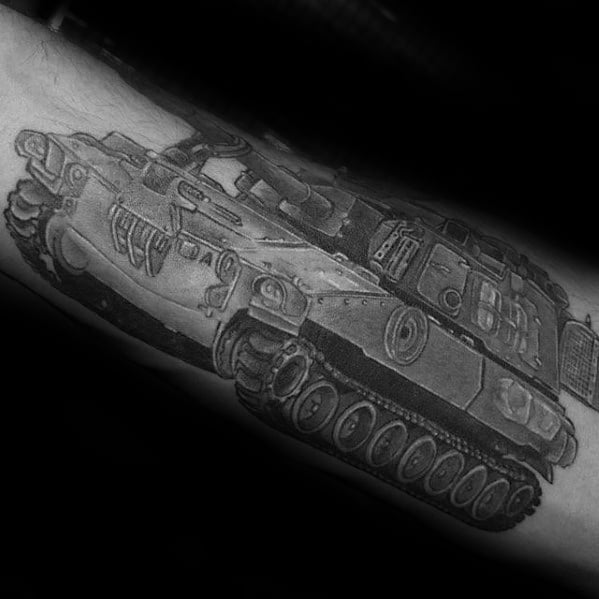 tatuaje tanque militar 56