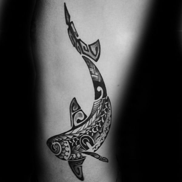 tatuaje tiburon maori 42