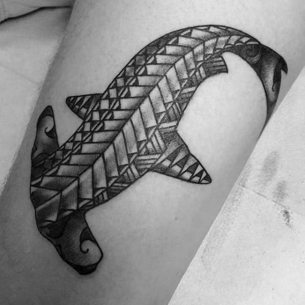 tatuaje tiburon maori 66