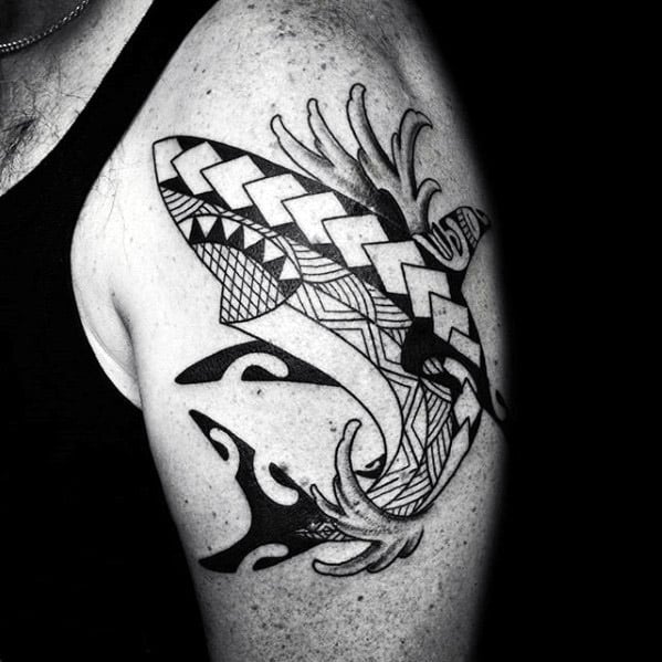 tatuaje tiburon maori 76