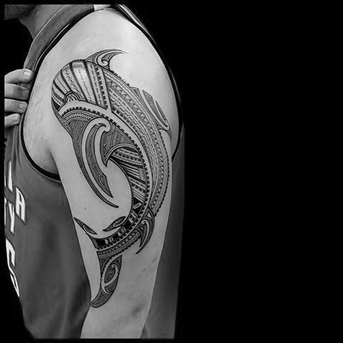 tatuaje tiburon maori 82