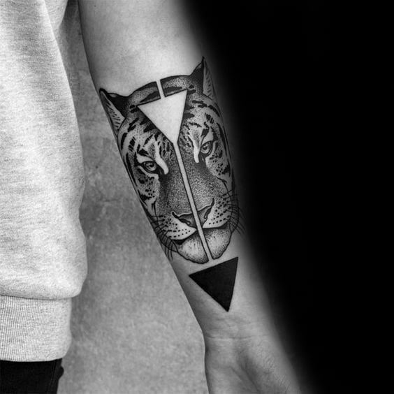 tatuaje tigre geometrico 86