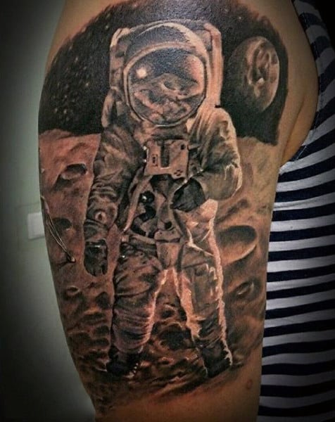 tatuaje astronauta astronomia 49