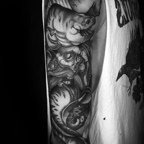 tatuaje anguila 64