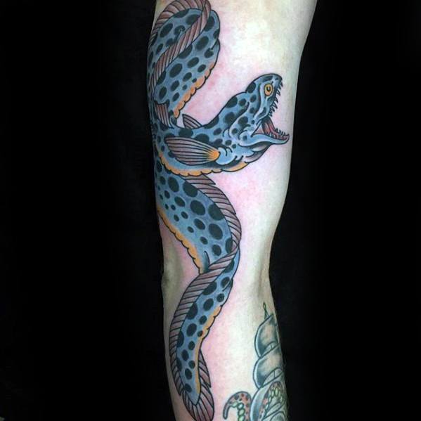 tatuaje anguila 66