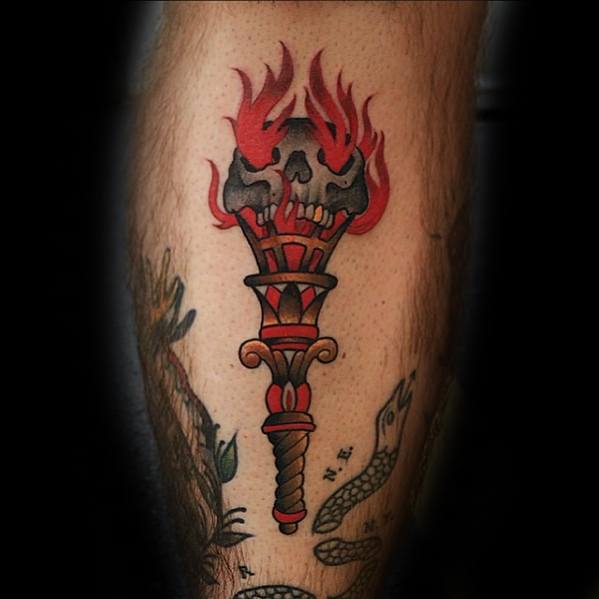 tatuaje calavera fuego 72