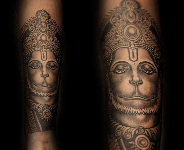 tatuaje dios januman 40