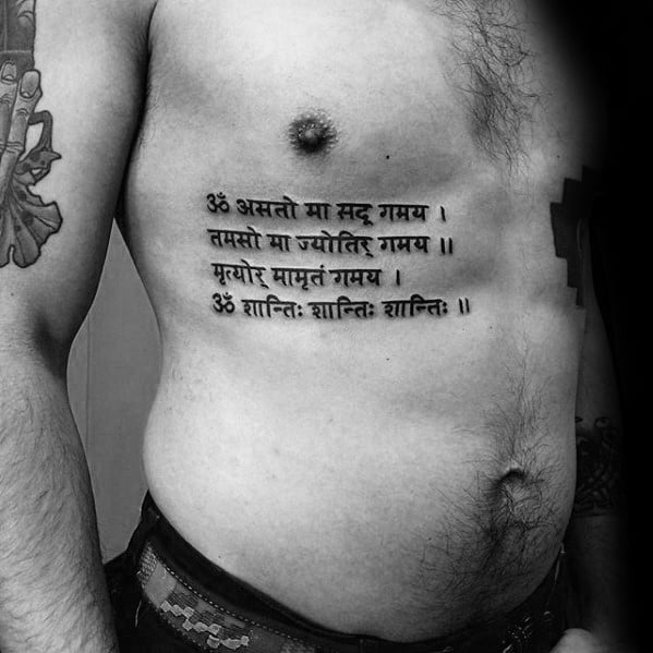 tatuaje en sanscrito 74
