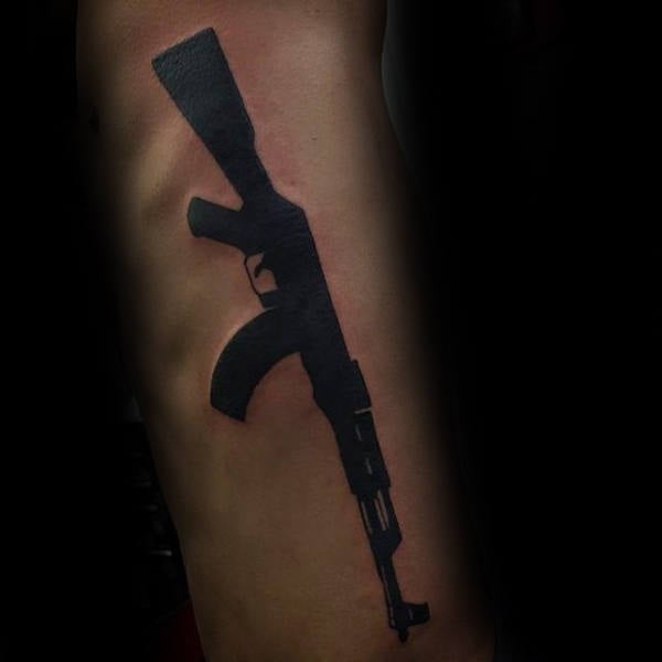 tatuaje arma ak47 105