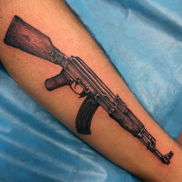 tatuaje arma ak47 125