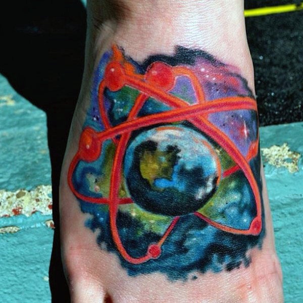 tatuaje atomo 61