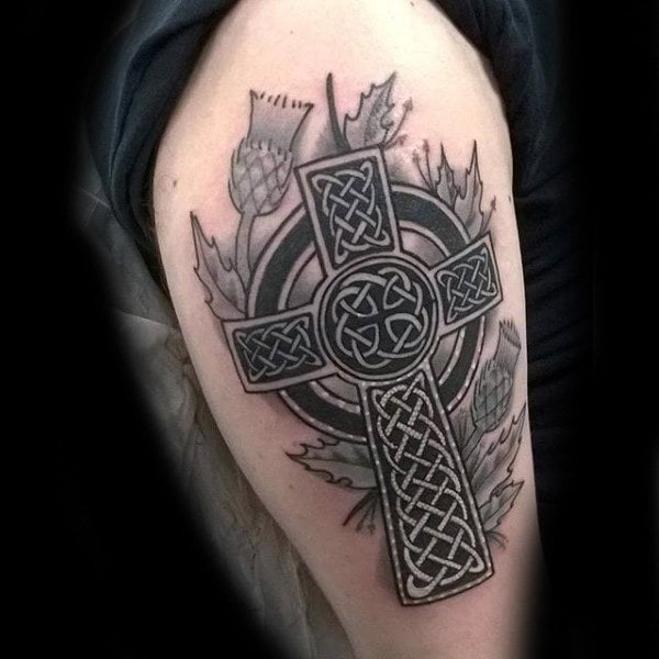 tatuaje cruz celta 109